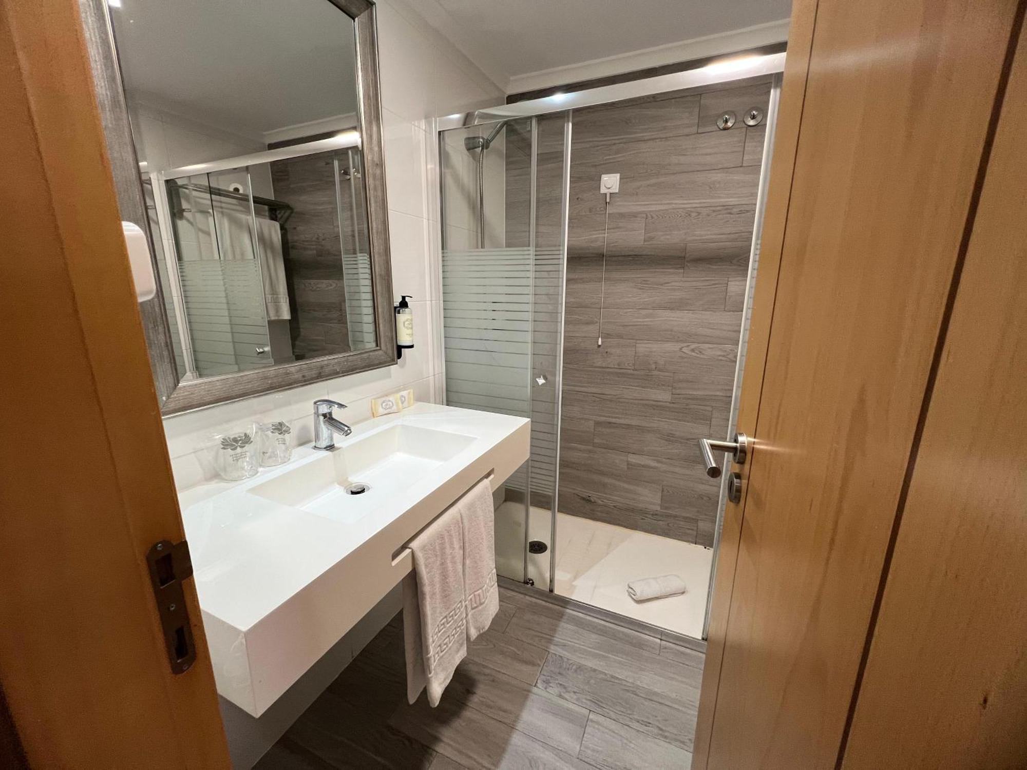 Be One Hotel Caldas Da Rainha - By Mhmb Hospitality Ruang foto
